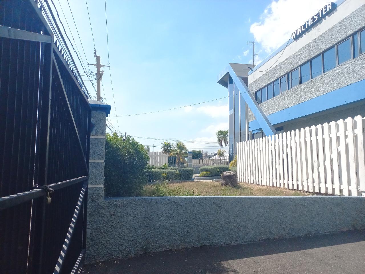 Fifth image of A3-12 1/2 Hope Road, Kingston 10 in Kingston 10, St. Andrew, Jamaica - property is For Rent