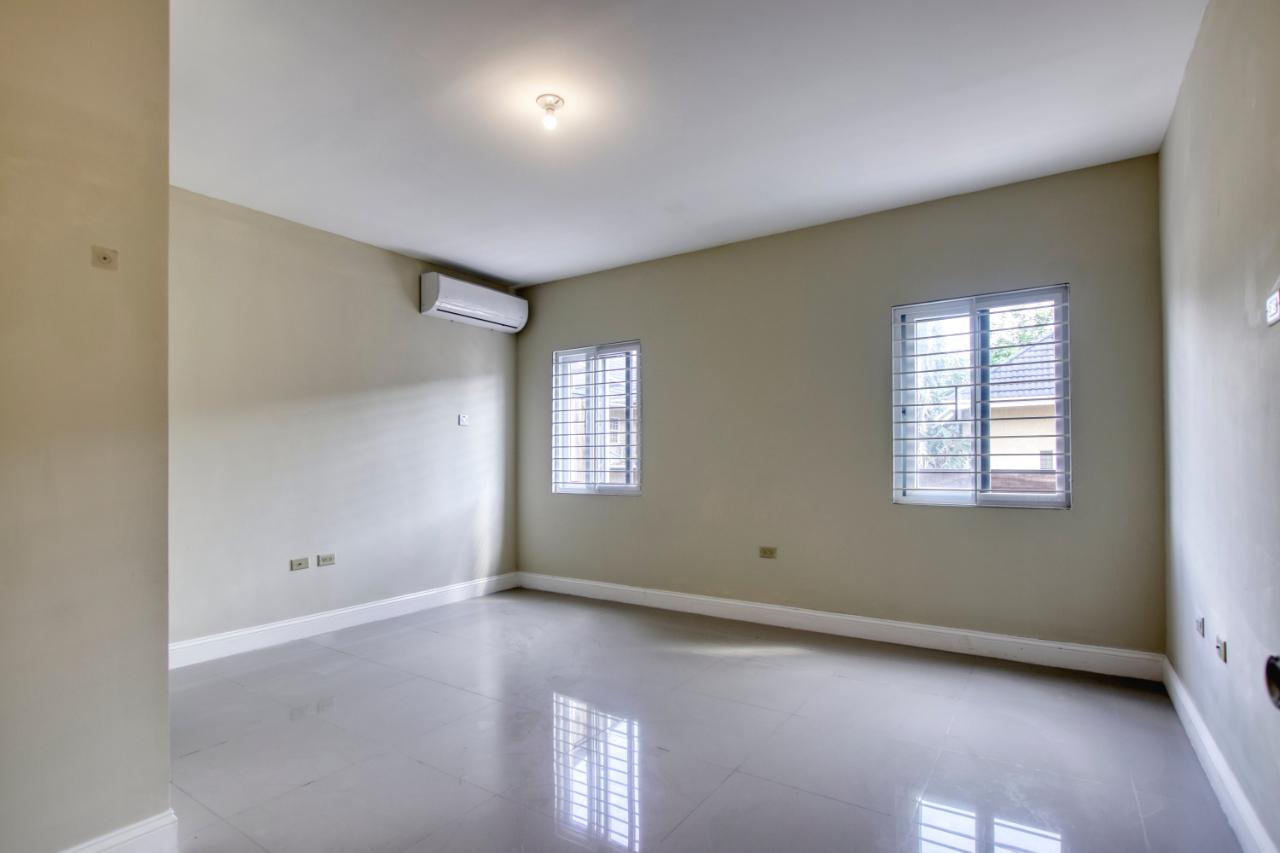 Tenth image of Roseneath Avenue in Kingston 6, St. Andrew, Jamaica - property is For Rent