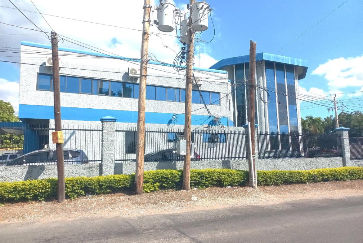 Fifth image of A2-12 1/2 Hope Road, Kingston 10 in Kingston 10, St. Andrew, Jamaica - property is For Rent