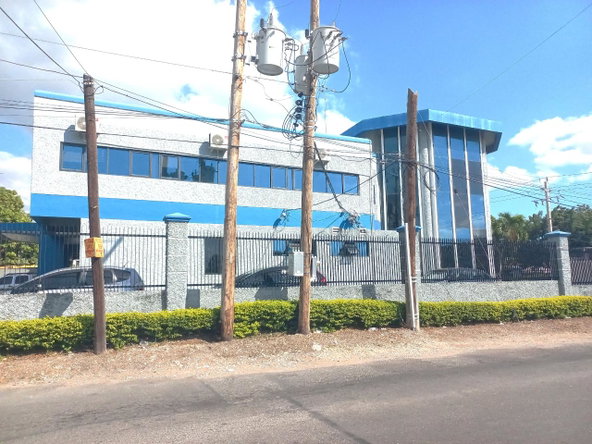Fifth image of A2-12 1/2 Hope Road, Kingston 10 in Kingston 10, St. Andrew, Jamaica - property is For Rent