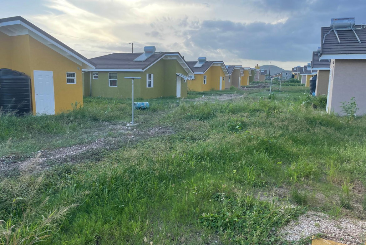 Ninth image of 403- Colbeck Manor in Colbeck, St. Catherine, Jamaica - property is For Rent