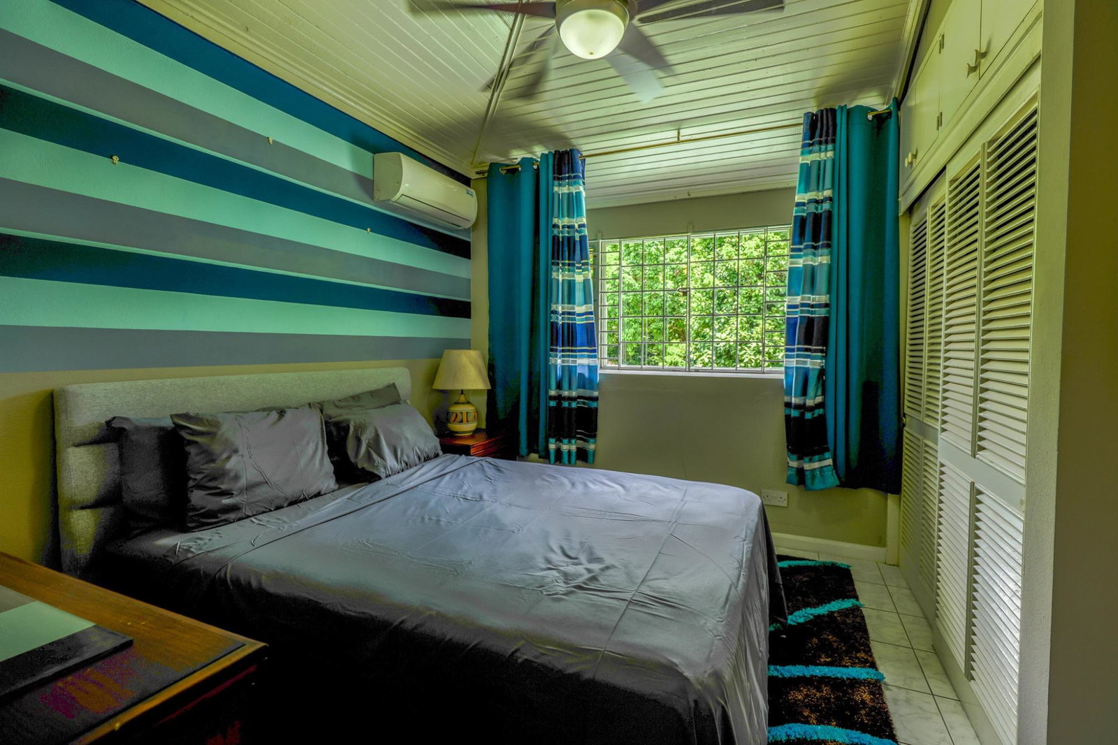 Sixteenth image of 12 Long Lane in Kingston 8, St. Andrew, Jamaica - property is For Rent
