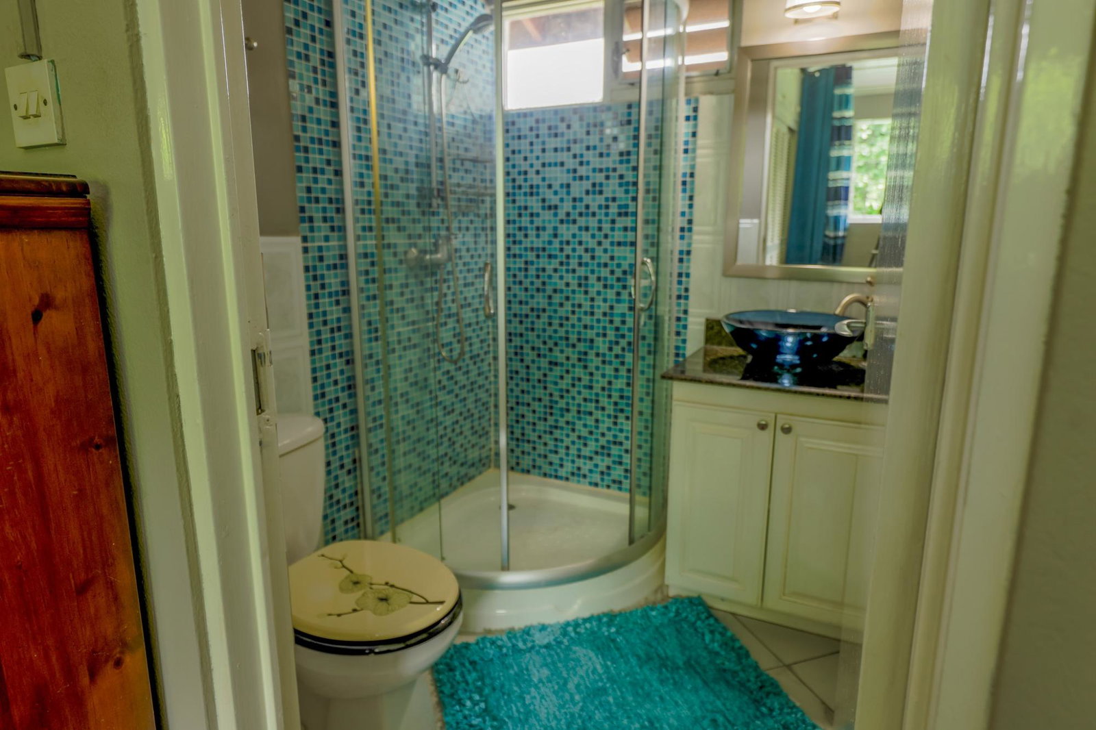 Seventeenth image of 12 Long Lane in Kingston 8, St. Andrew, Jamaica - property is For Rent