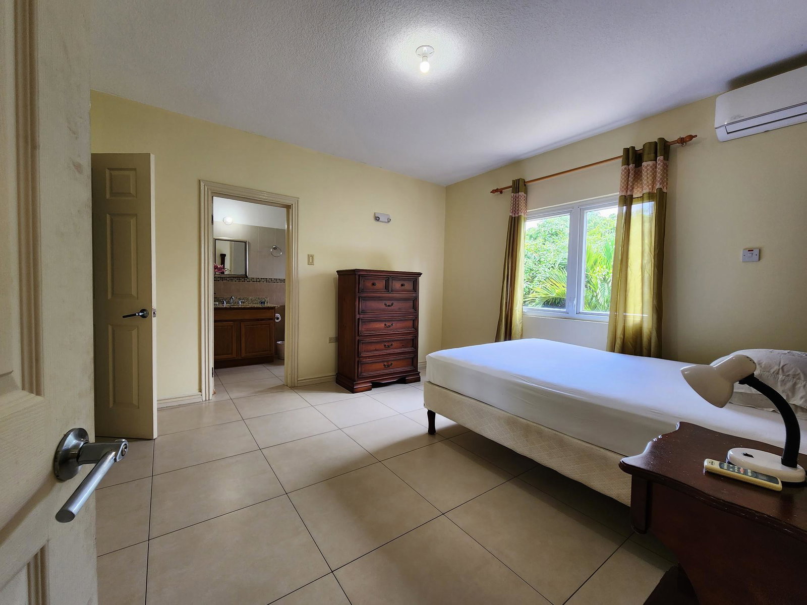 Seventh image of 10-15 Ottawa Avenue in Kingston 6, St. Andrew, Jamaica - property is For Rent