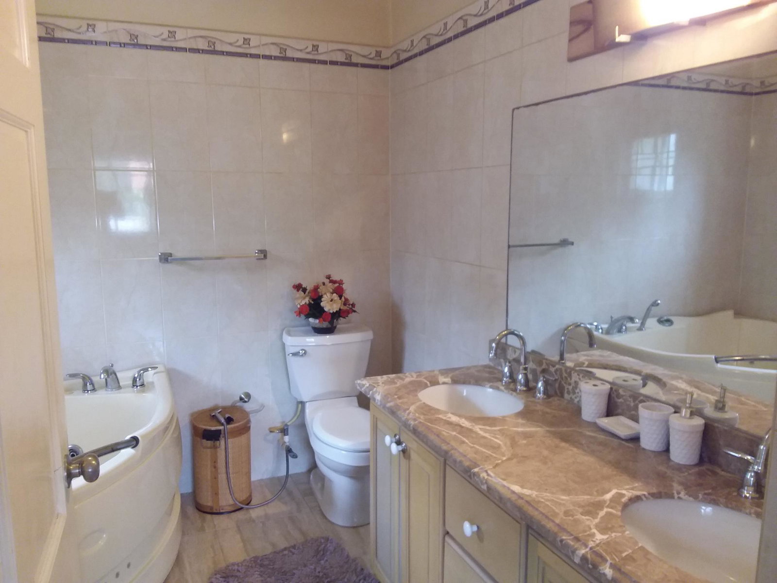 Eleventh image of E4-11 Seaview Avenue in Kingston 6, St. Andrew, Jamaica - property is For Rent