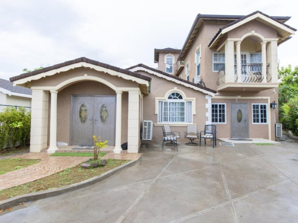 First image of 8 Bogue Village ph 3 in Bogue Village, St. James, Jamaica - property is For Rent