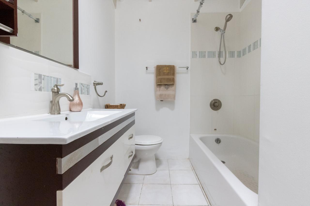 Ninth image of 8 Bogue Village ph 3 in Bogue Village, St. James, Jamaica - property is For Rent