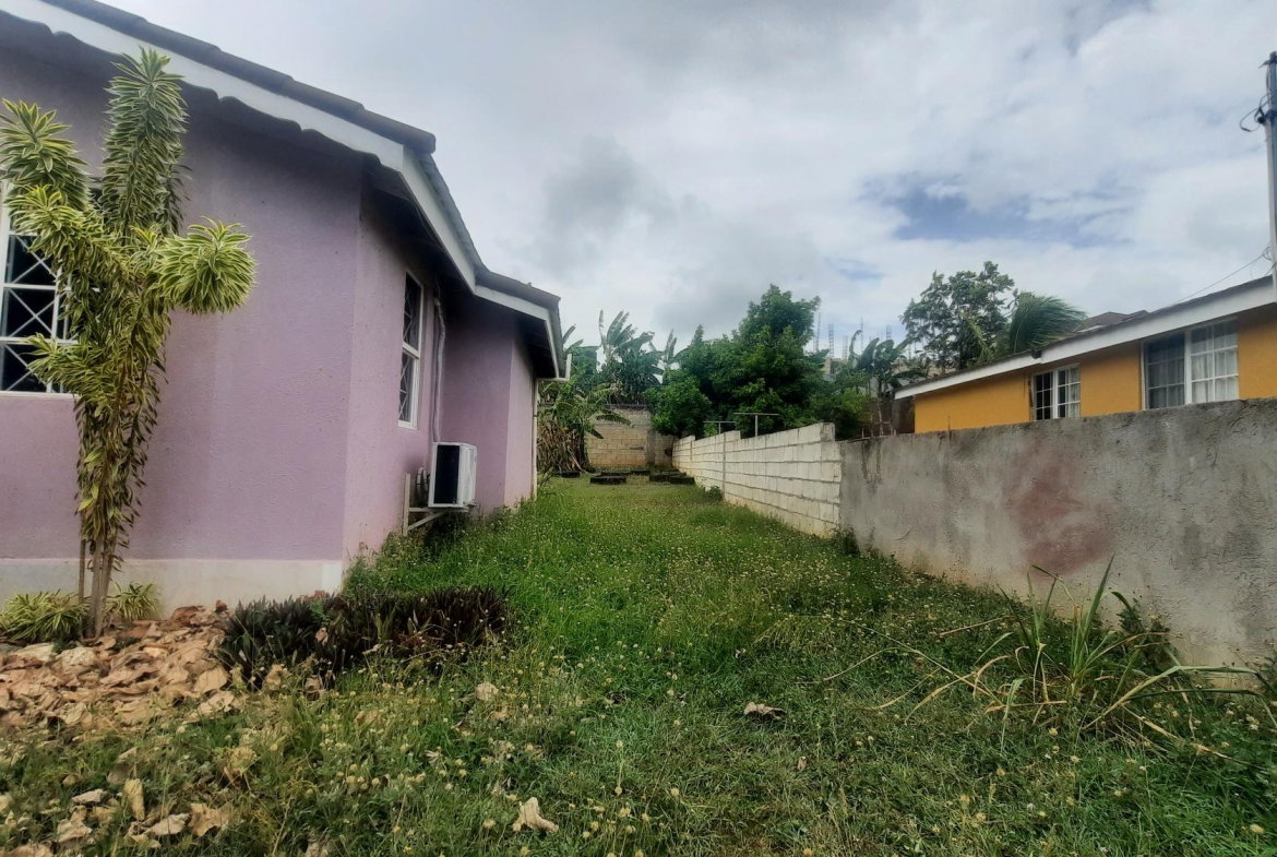 Eighteenth image of 472 Poinciana Drive in FLORENCE HALL VILLAGE, Trelawny, Jamaica - property is For Rent