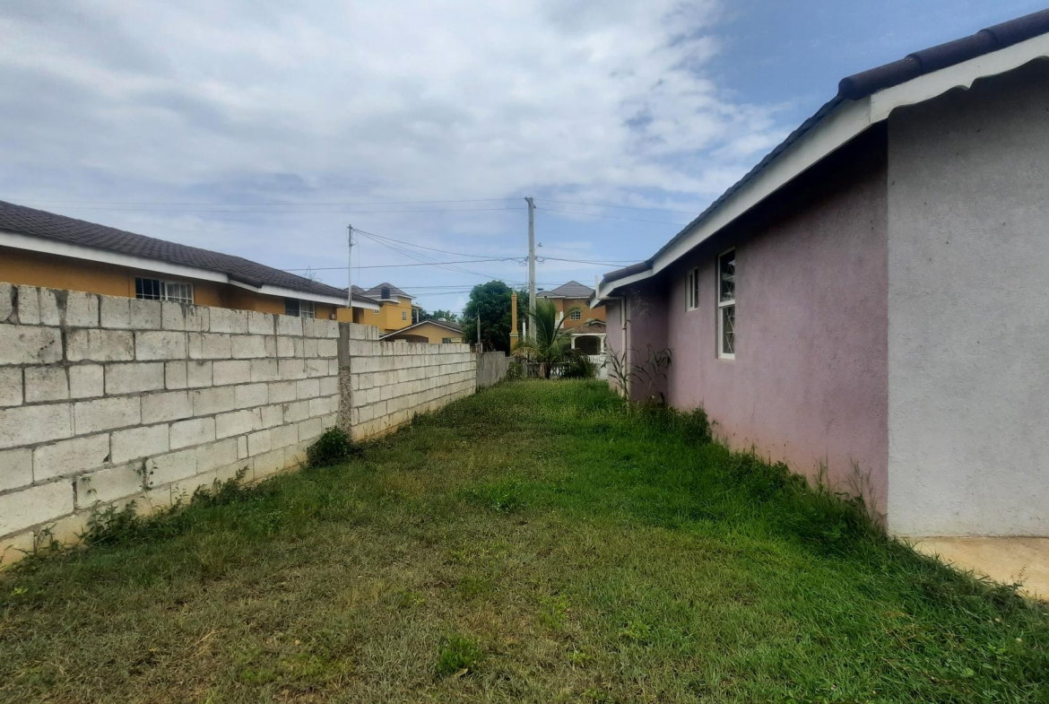 Nineteenth image of 472 Poinciana Drive in FLORENCE HALL VILLAGE, Trelawny, Jamaica - property is For Rent