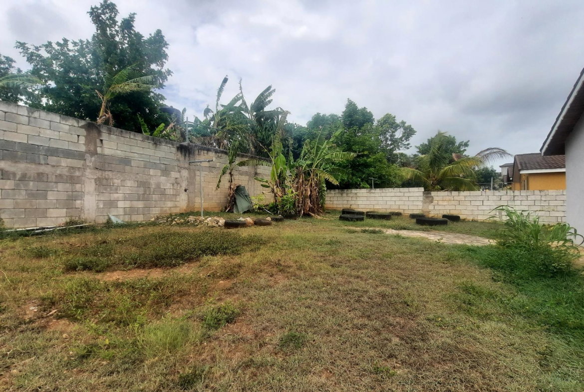 Twentieth image of 472 Poinciana Drive in FLORENCE HALL VILLAGE, Trelawny, Jamaica - property is For Rent
