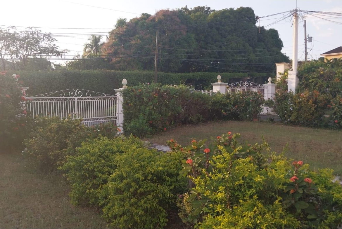 Third image of 18 Earls Court, Kingston 8 in Kingston 8, St. Andrew, Jamaica - property is For Rent