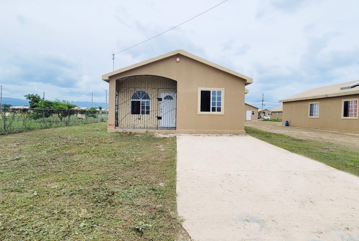 Second image of 1962- Phoenix Park in Phoenix Park, St. Catherine, Jamaica - property is For Sale