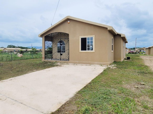 First image of 1962- Phoenix Park in Phoenix Park, St. Catherine, Jamaica - property is For Sale