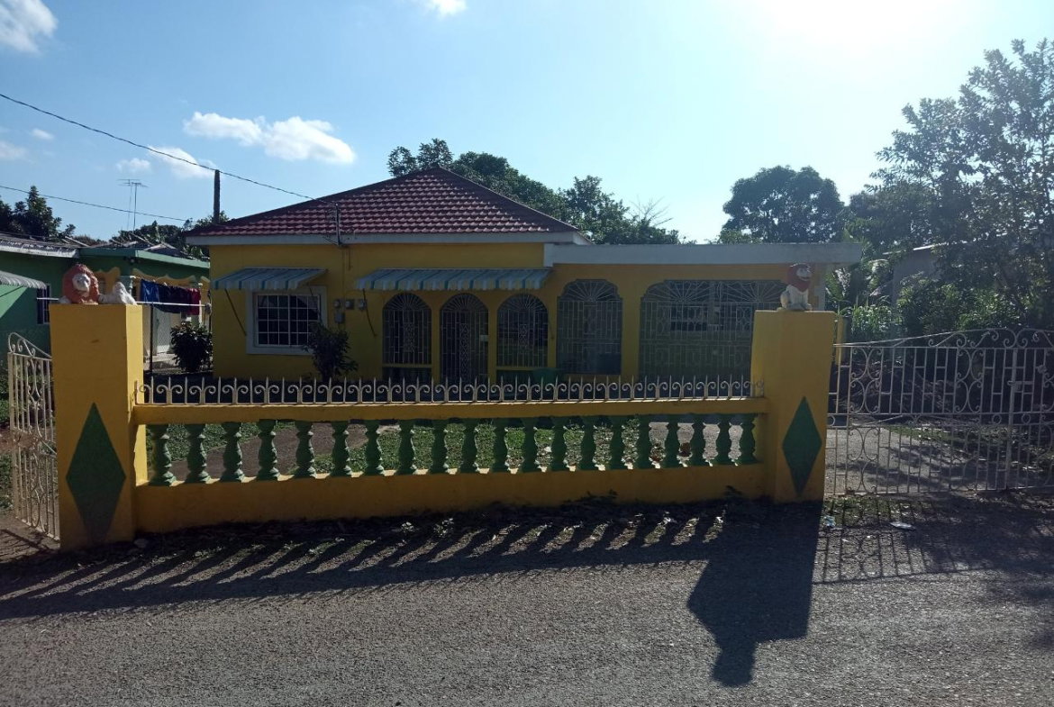 First image of Red Road Palmers Cross in Palmers Cross, Clarendon, Jamaica - property is For Sale