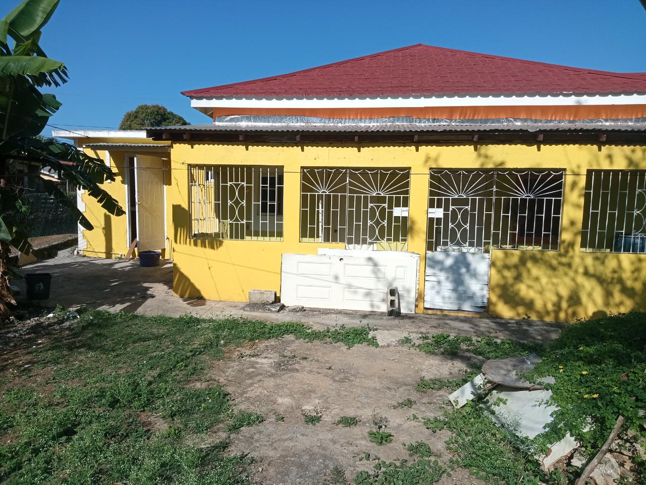 Third image of Red Road Palmers Cross in Palmers Cross, Clarendon, Jamaica - property is For Sale