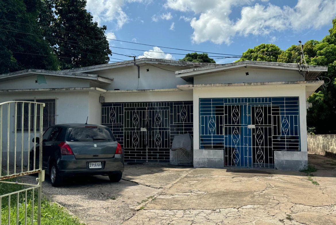 Tenth image of 80 Lyndale Avenue in Kingston 20, St. Andrew, Jamaica - property is For Sale