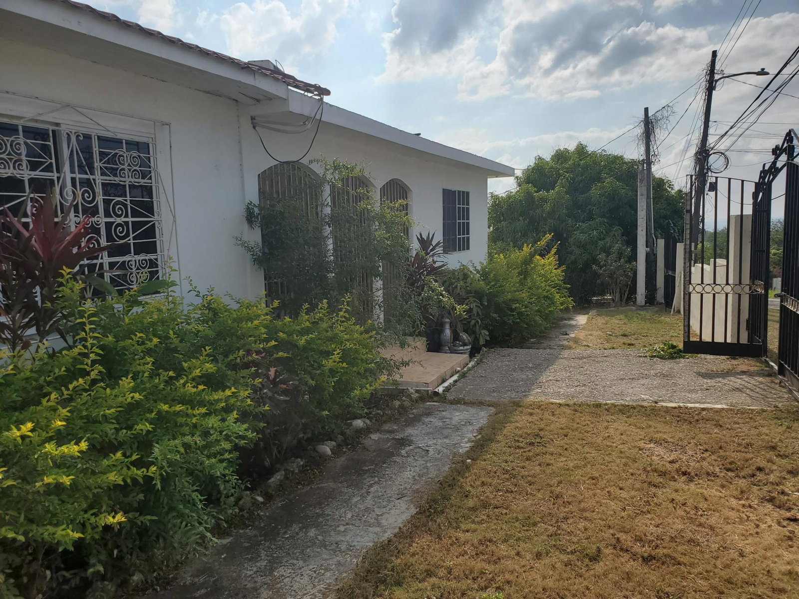 Income-Property-for-Sale-in-Coral-Gardens-Jamaica-Prime-Location Fourth image of Coral Gardens in Montego Bay, St. James, Jamaica - property is For Sale