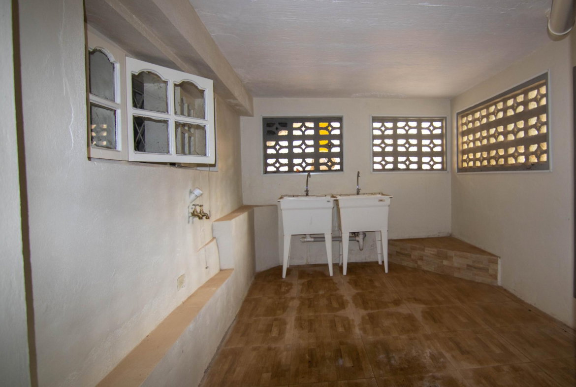 Thirtieth image of 44 Perth Road Mandeville Man in Mandeville, Manchester, Jamaica - property is For Sale