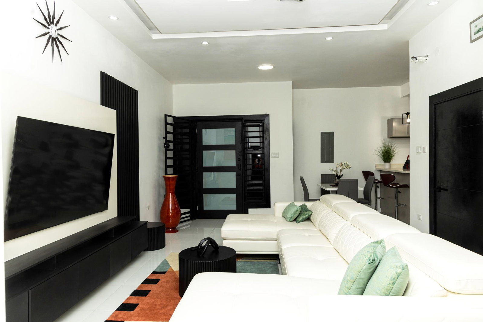 Luxurious-2-Bedroom-Apartment-for-Rent-in-Gated-Community-Salisbury-Jamaica Second image of 7-2 Salisbury Avenue in Kingston 6, St. Andrew, Jamaica - property is For Rent