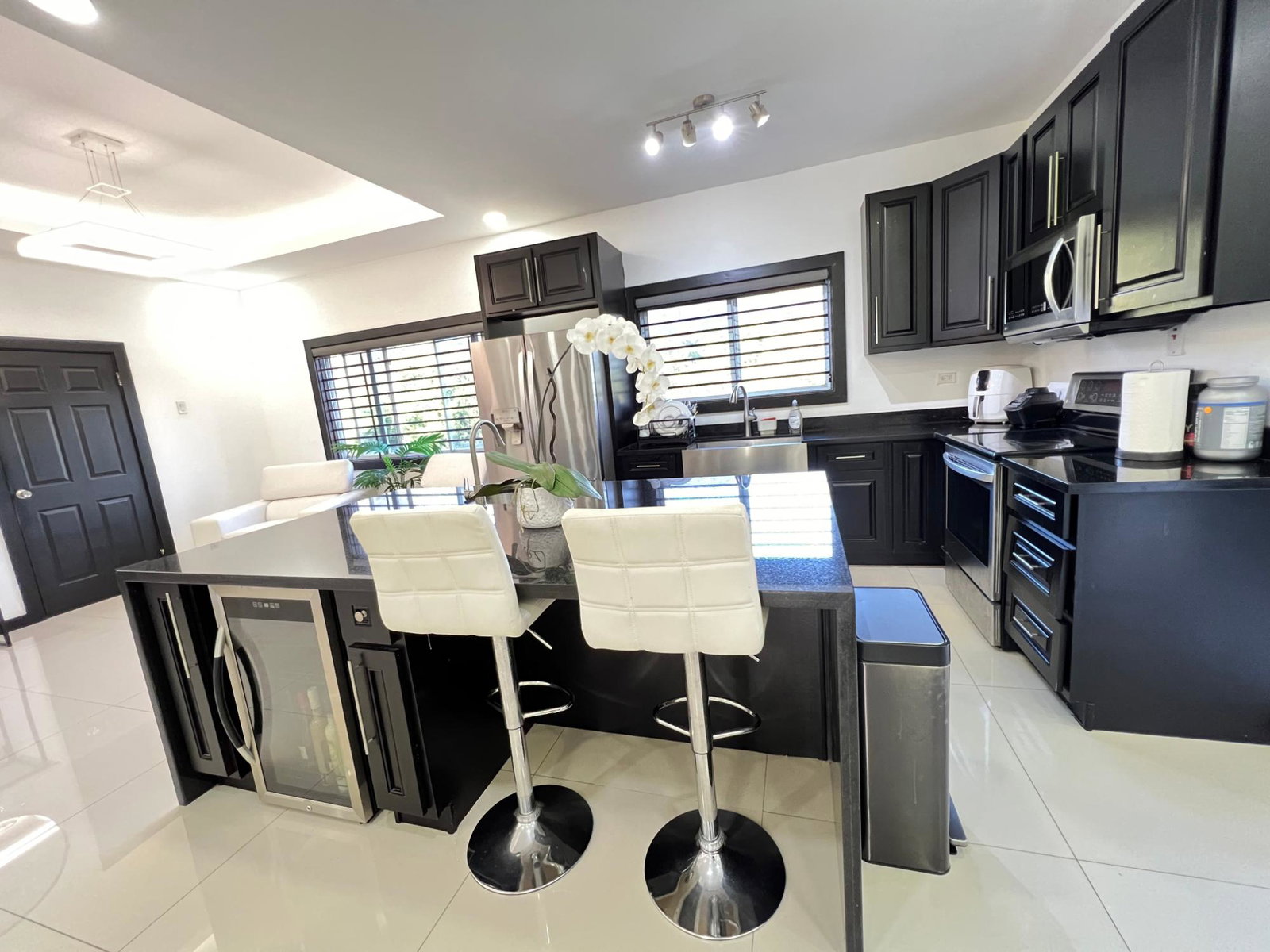 Luxurious-2-Bedroom-Apartment-for-Rent-in-St.-Andrew-Jamaica Fifth image of 8-16-18 Russell Heights in Kingston 8, St. Andrew, Jamaica - property is For Rent