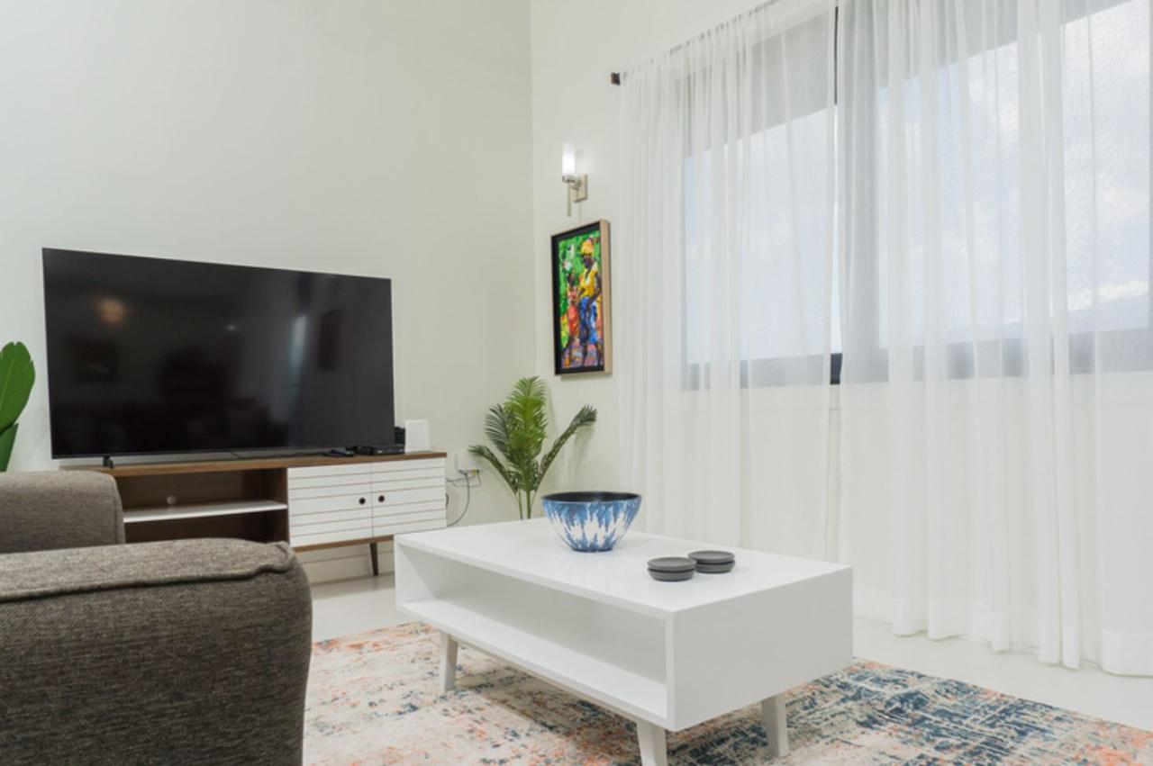 Luxurious-2-Bedroom-Penthouse-for-Rent-in-New-Kingston Second image of 903-21 Braemar Avenue, Kingston in Kingston 5, St. Andrew, Jamaica - property is For Rent