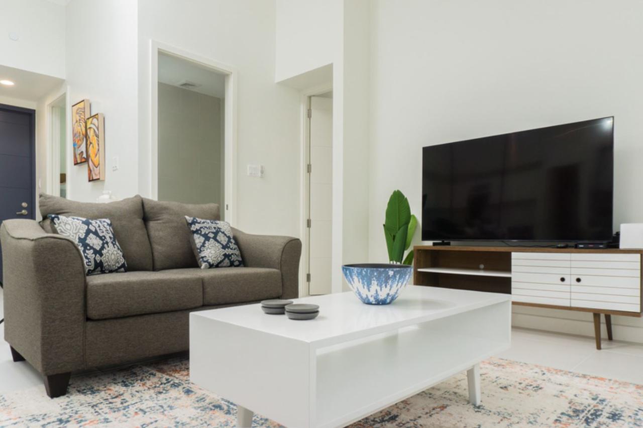 Luxurious-2-Bedroom-Penthouse-for-Rent-in-New-Kingston Fourth image of 903-21 Braemar Avenue, Kingston in Kingston 5, St. Andrew, Jamaica - property is For Rent