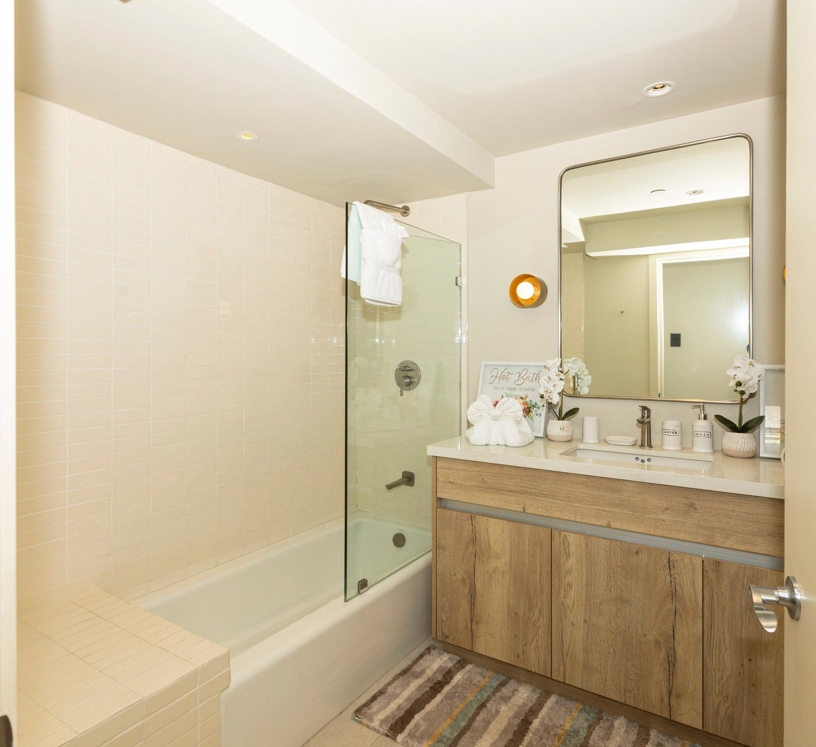 Twelfth image of 1109-2-4 King Street in KINGSTON, Kingston, Jamaica - property is For Rent