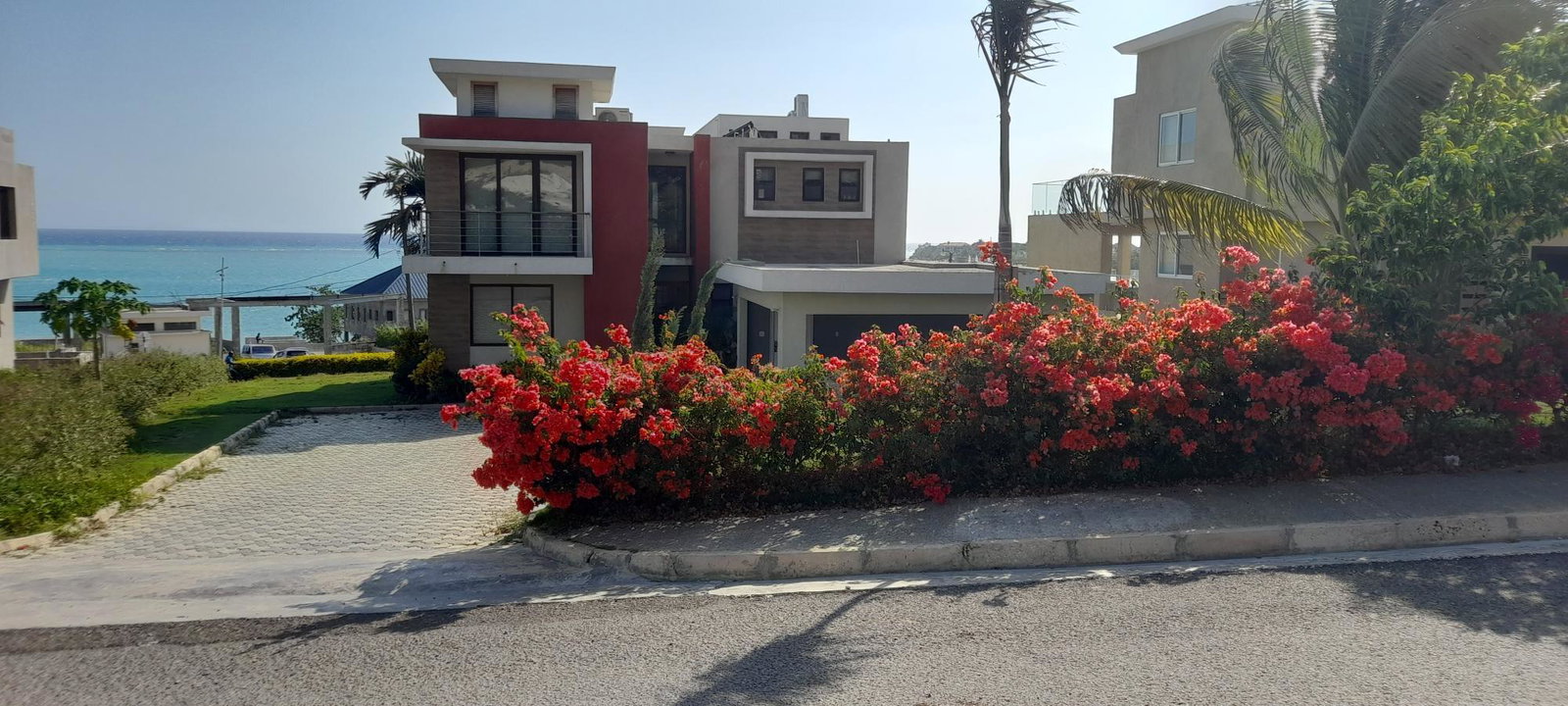 Luxurious-3-Bedroom-Beachfront-Villa-for-Sale-in-Jamaica Second image of 93- Whitehouse Beach Club Wes in WHITEHOUSE, Westmoreland, Jamaica - property is For Sale