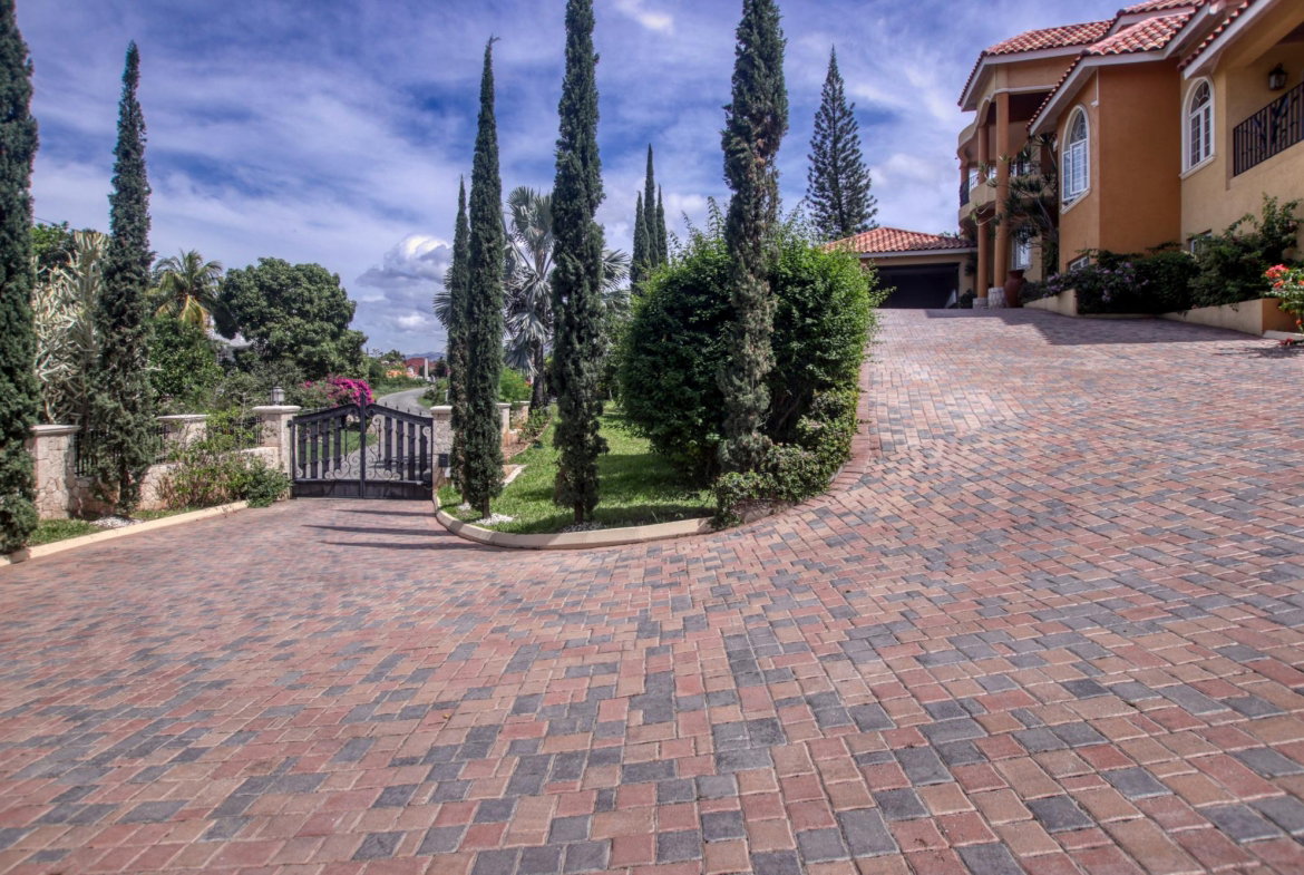 Eleventh image of 21 Shenstone Drive in Kingston 6, St. Andrew, Jamaica - property is For Rent