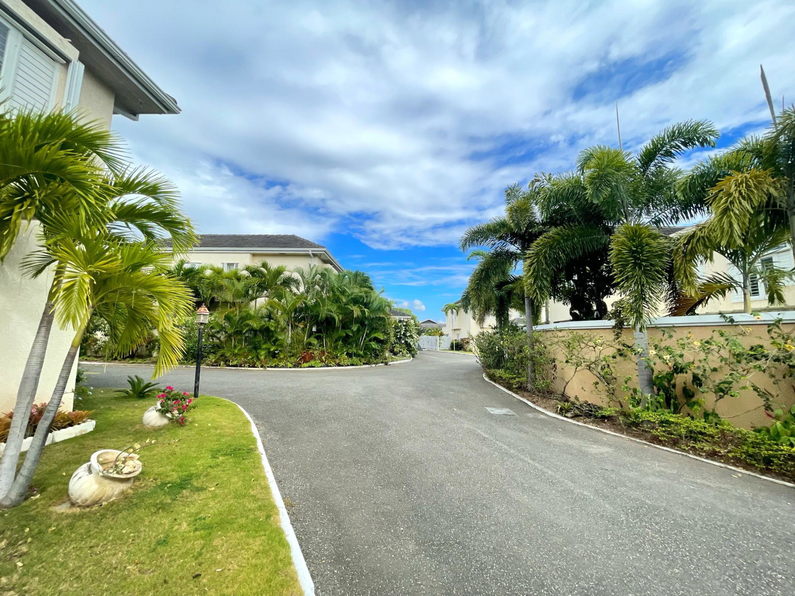 Thirtieth image of 7-2-4 Cherry Garden Drive in Kingston 8, St. Andrew, Jamaica - property is For Rent