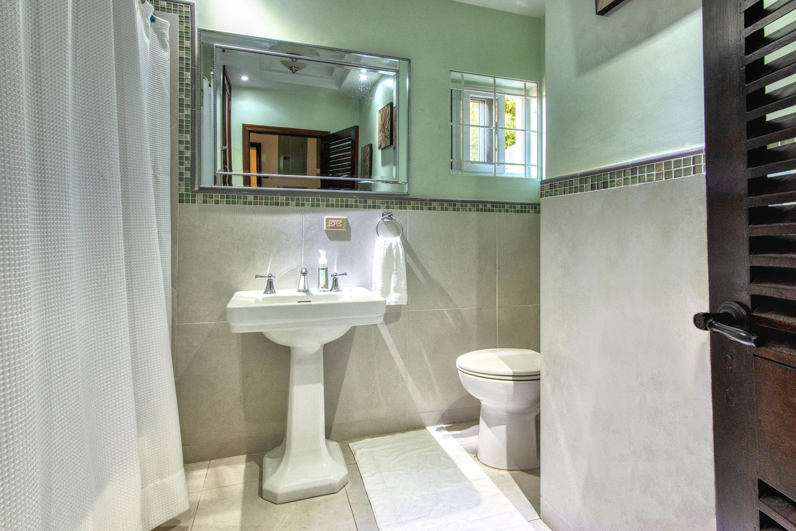 Twenty-Sixth image of 5 Sandhurst Crescent in Kingston 6, St. Andrew, Jamaica - property is For Rent