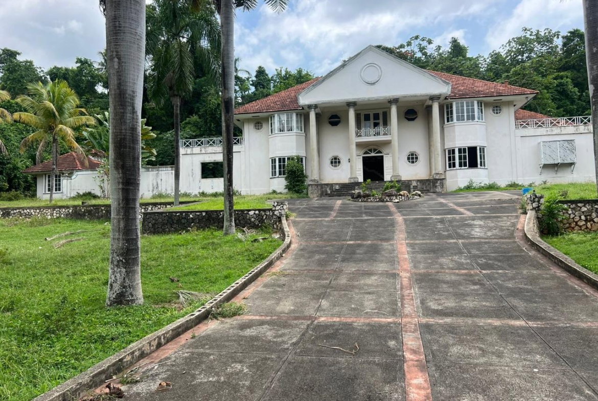 Sixth image of 9 Oakridge Road in Kingston 8, St. Andrew, Jamaica - property is For Sale