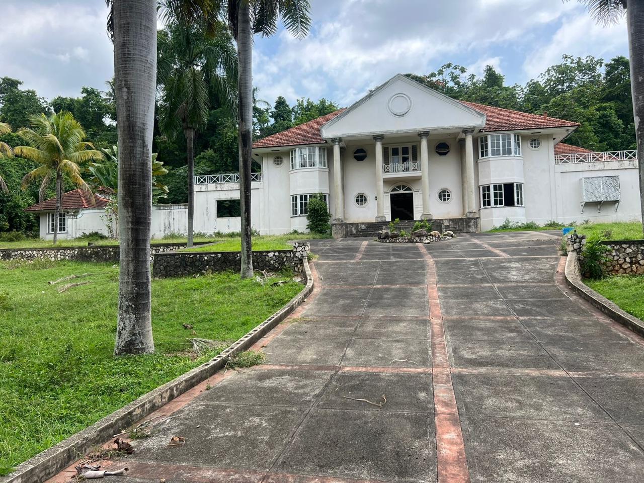 Luxurious-6-Bedroom-Home-for-Sale-in-St.-Andrew-Jamaica Sixth image of 9 Oakridge Road in Kingston 8, St. Andrew, Jamaica - property is For Sale