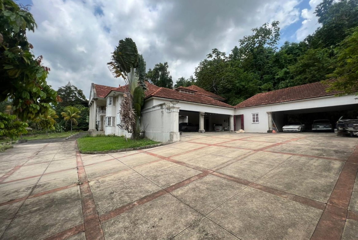 Ninth image of 9 Oakridge Road in Kingston 8, St. Andrew, Jamaica - property is For Sale