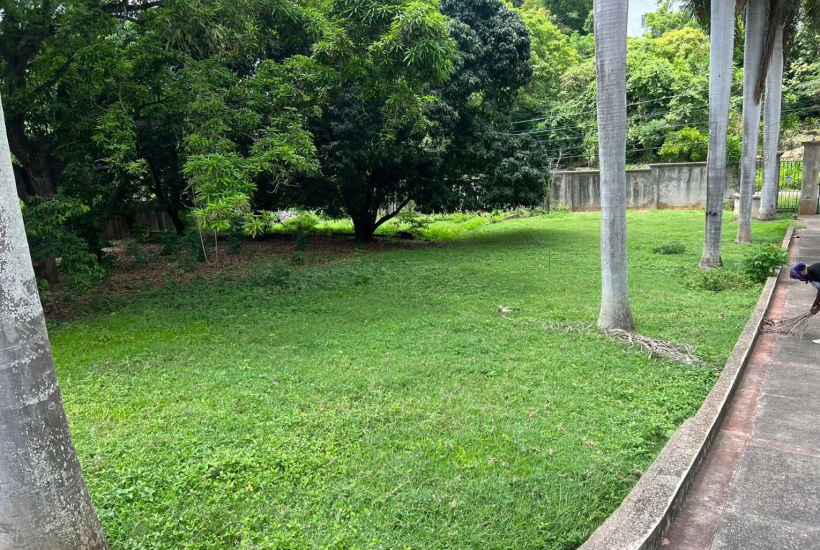 Tenth image of 9 Oakridge Road in Kingston 8, St. Andrew, Jamaica - property is For Sale
