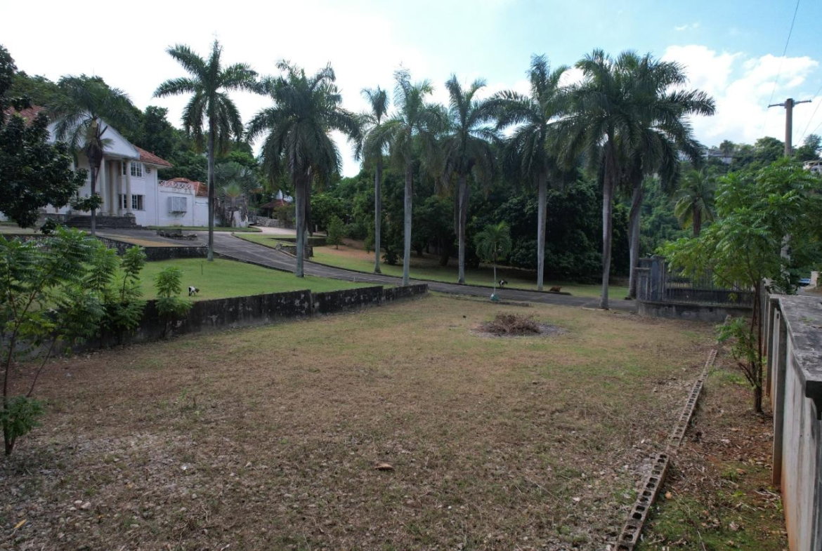 Twelfth image of 9 Oakridge Road in Kingston 8, St. Andrew, Jamaica - property is For Sale