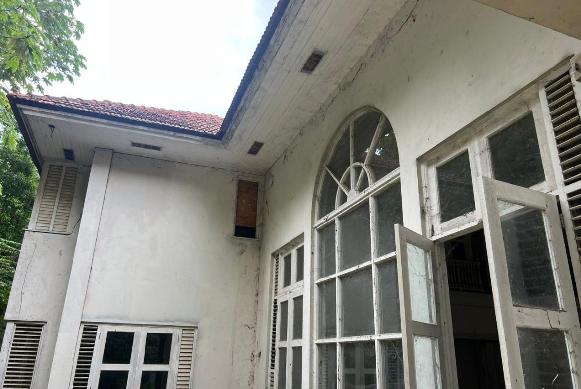 Sixteenth image of 9 Oakridge Road in Kingston 8, St. Andrew, Jamaica - property is For Sale