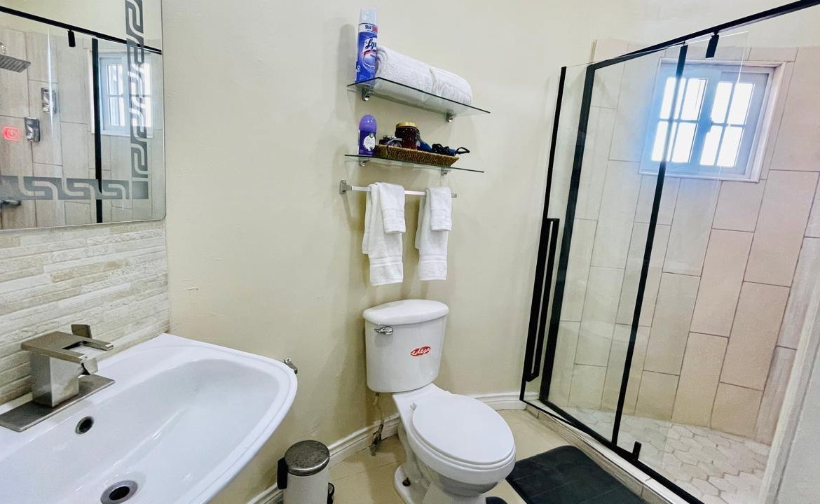 Seventh image of 5a- Forest Way, Kingston 19 in Kingston 19, St. Andrew, Jamaica - property is For Rent