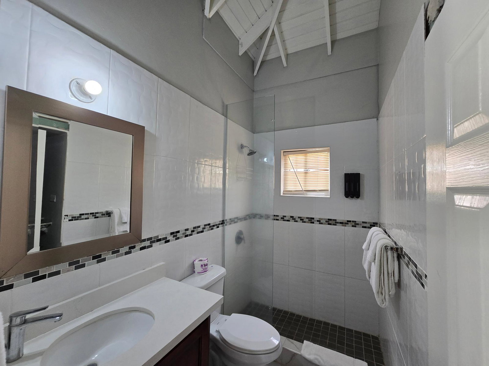 Sixth image of A2-303 Charles Avenue, Ironshore in Ironshore, St. James, Jamaica - property is For Rent