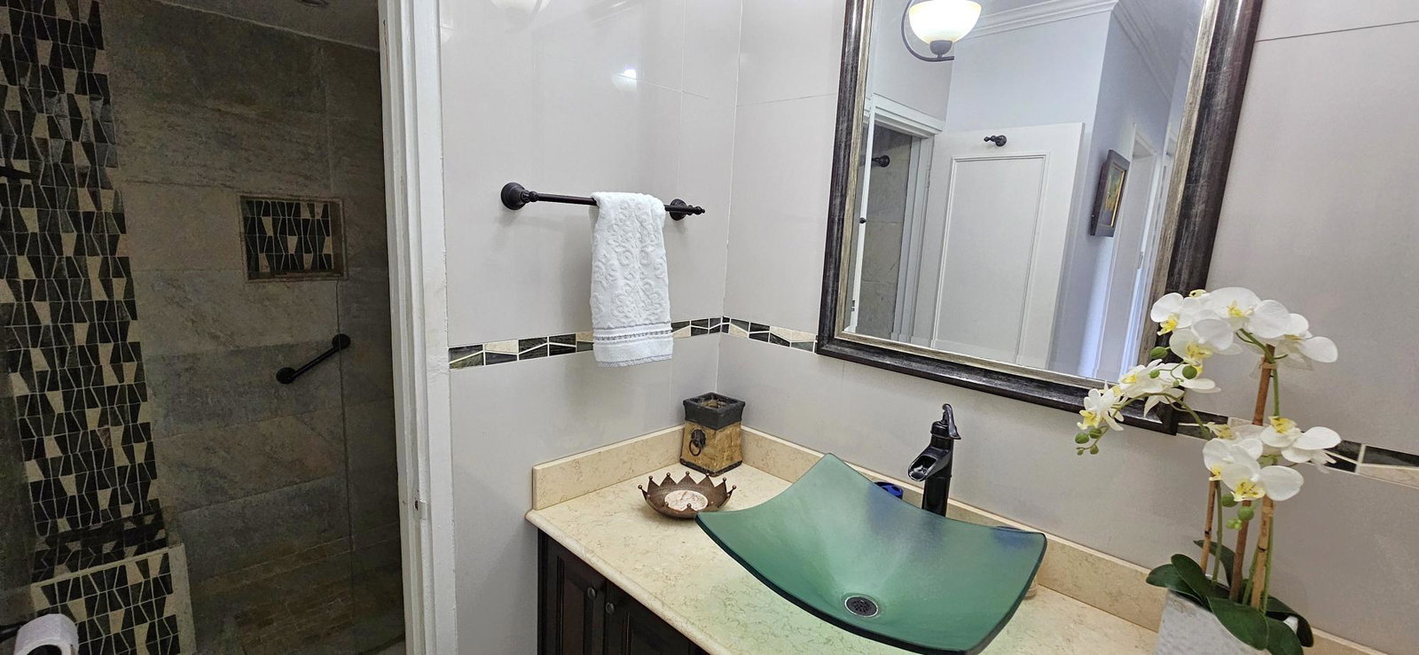 Thirteenth image of 3a- Manor Court Kingston 8 in Kingston 8, St. Andrew, Jamaica - property is For Rent