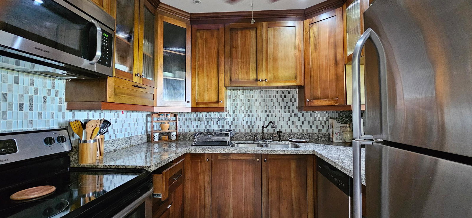 Fourteenth image of 3a- Manor Court Kingston 8 in Kingston 8, St. Andrew, Jamaica - property is For Rent