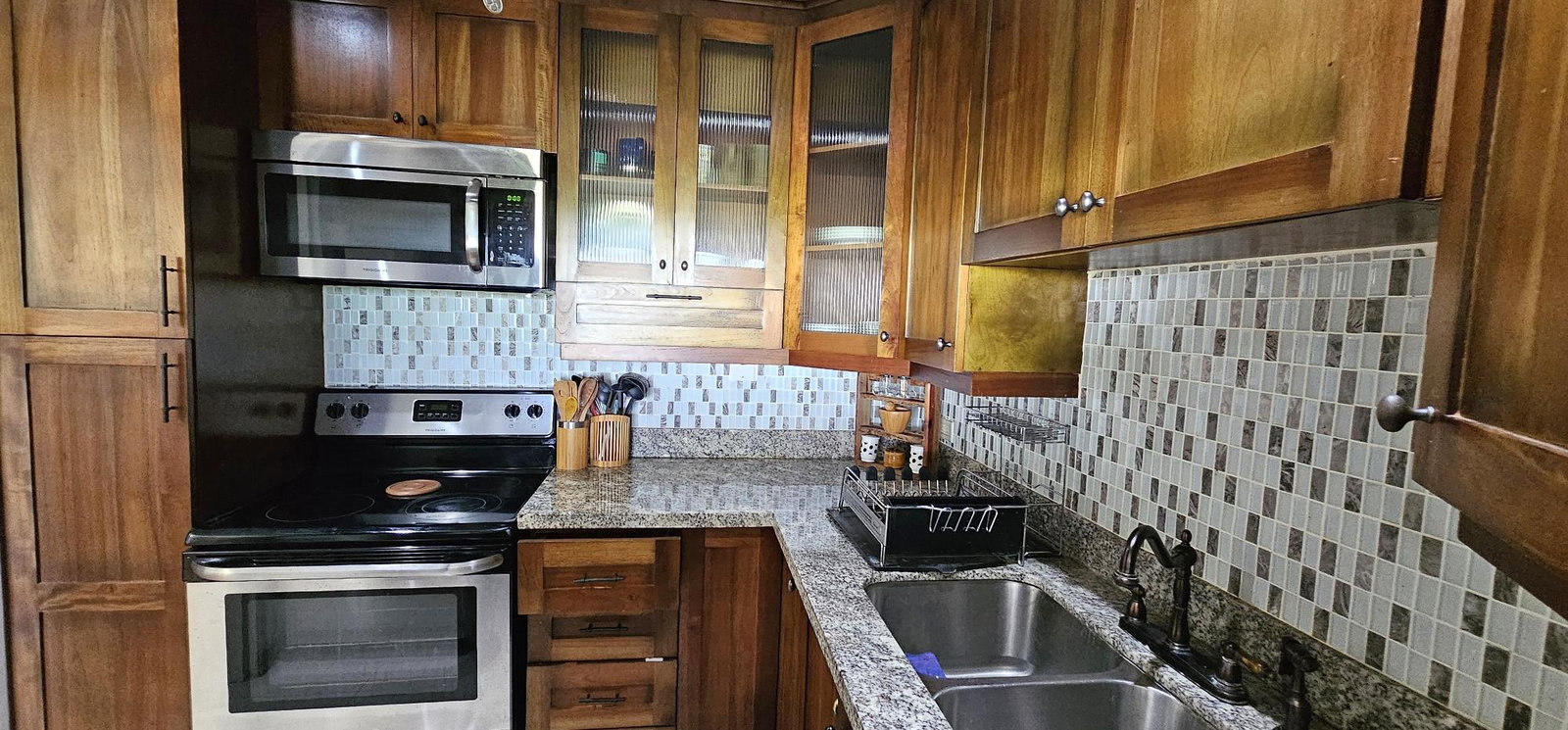 Fifteenth image of 3a- Manor Court Kingston 8 in Kingston 8, St. Andrew, Jamaica - property is For Rent