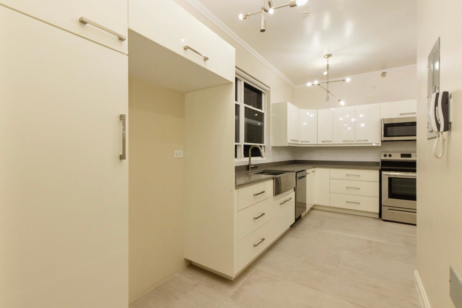 Sixth image of 6-238 238 Mannings Hill in Mannings Hill, St. Andrew, Jamaica - property is For Rent