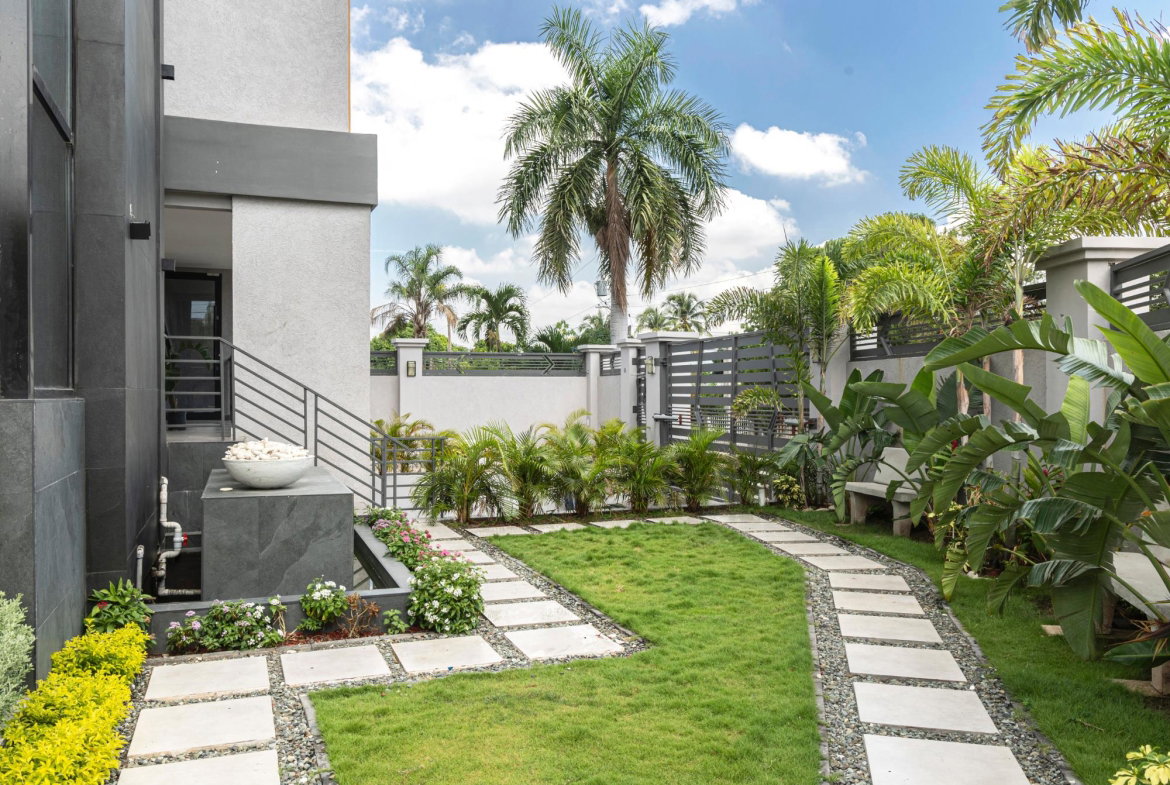 Third image of 204-28 Waterloo Avenue in Kingston 10, St. Andrew, Jamaica - property is For Rent