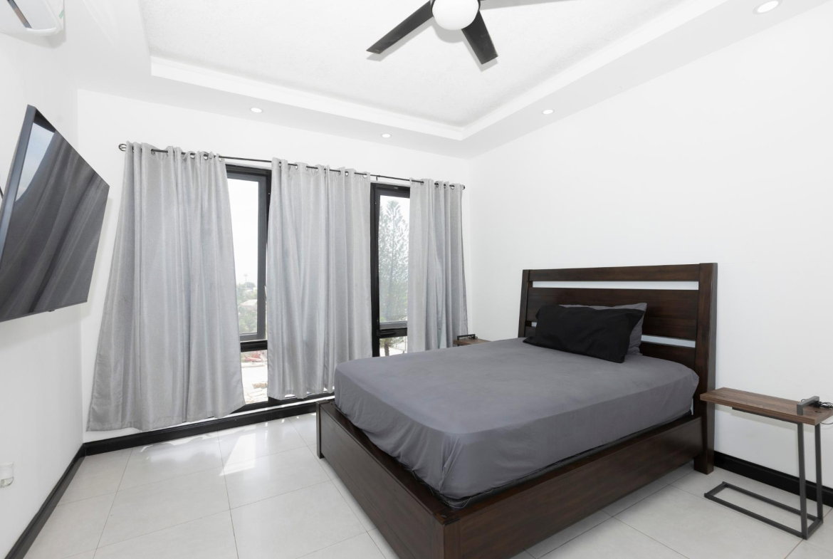 Eighth image of 204-28 Waterloo Avenue in Kingston 10, St. Andrew, Jamaica - property is For Rent