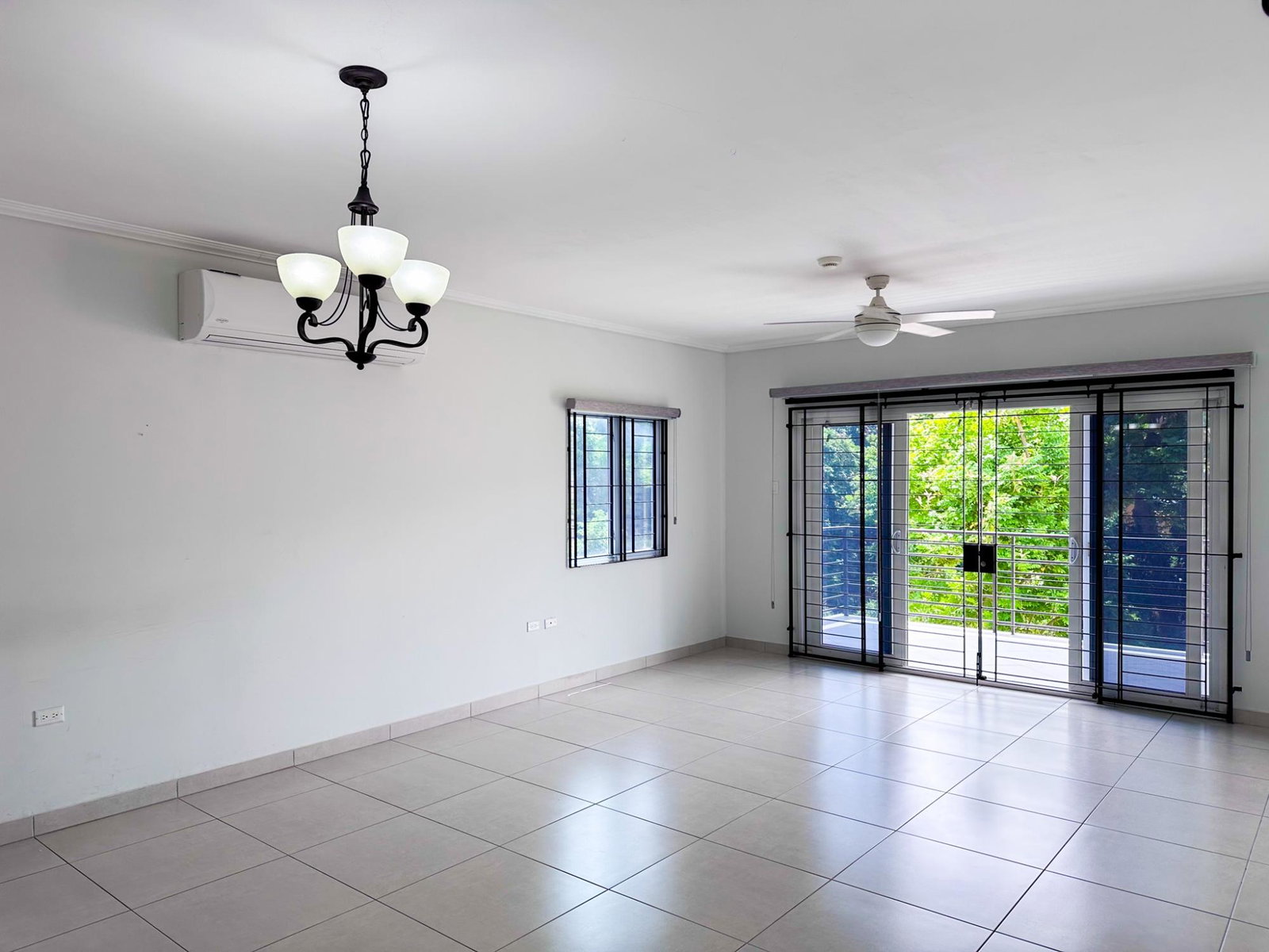 Luxury-2-Bedroom-Apartment-for-Sale-in-Kingston-The-Pordoi Eleventh image of 13e-16a Garden Close in Kingston 8, St. Andrew, Jamaica - property is For Sale
