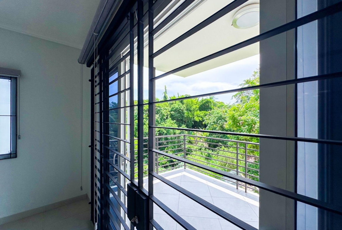 Fifteenth image of 13e-16a Garden Close in Kingston 8, St. Andrew, Jamaica - property is For Sale
