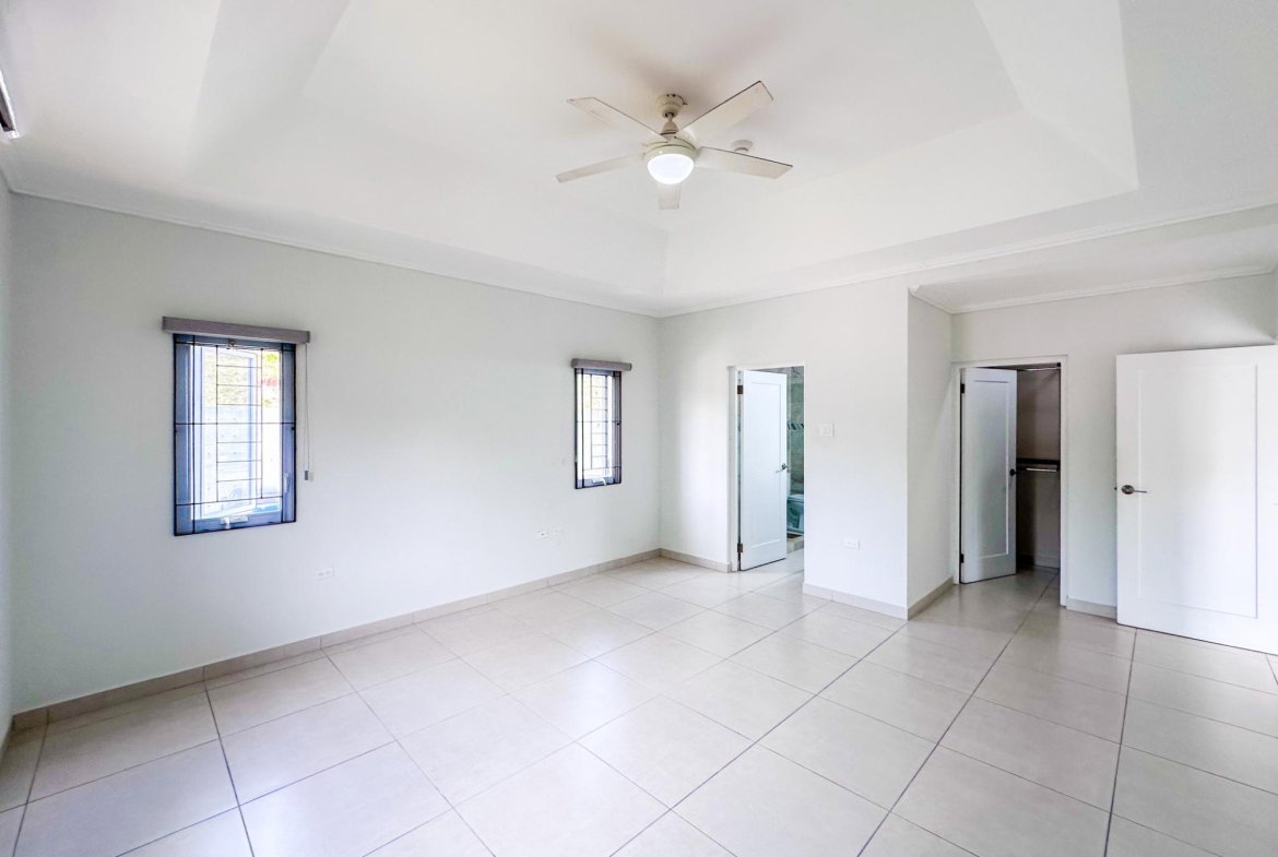 Sixteenth image of 13e-16a Garden Close in Kingston 8, St. Andrew, Jamaica - property is For Sale