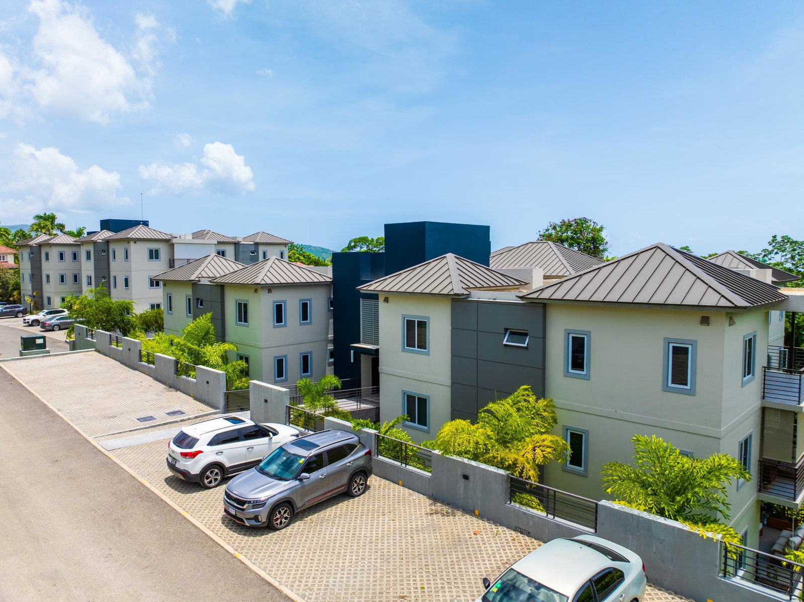 Luxury-2-Bedroom-Apartment-for-Sale-in-Kingston-The-Pordoi Sixth image of 13e-16a Garden Close in Kingston 8, St. Andrew, Jamaica - property is For Sale