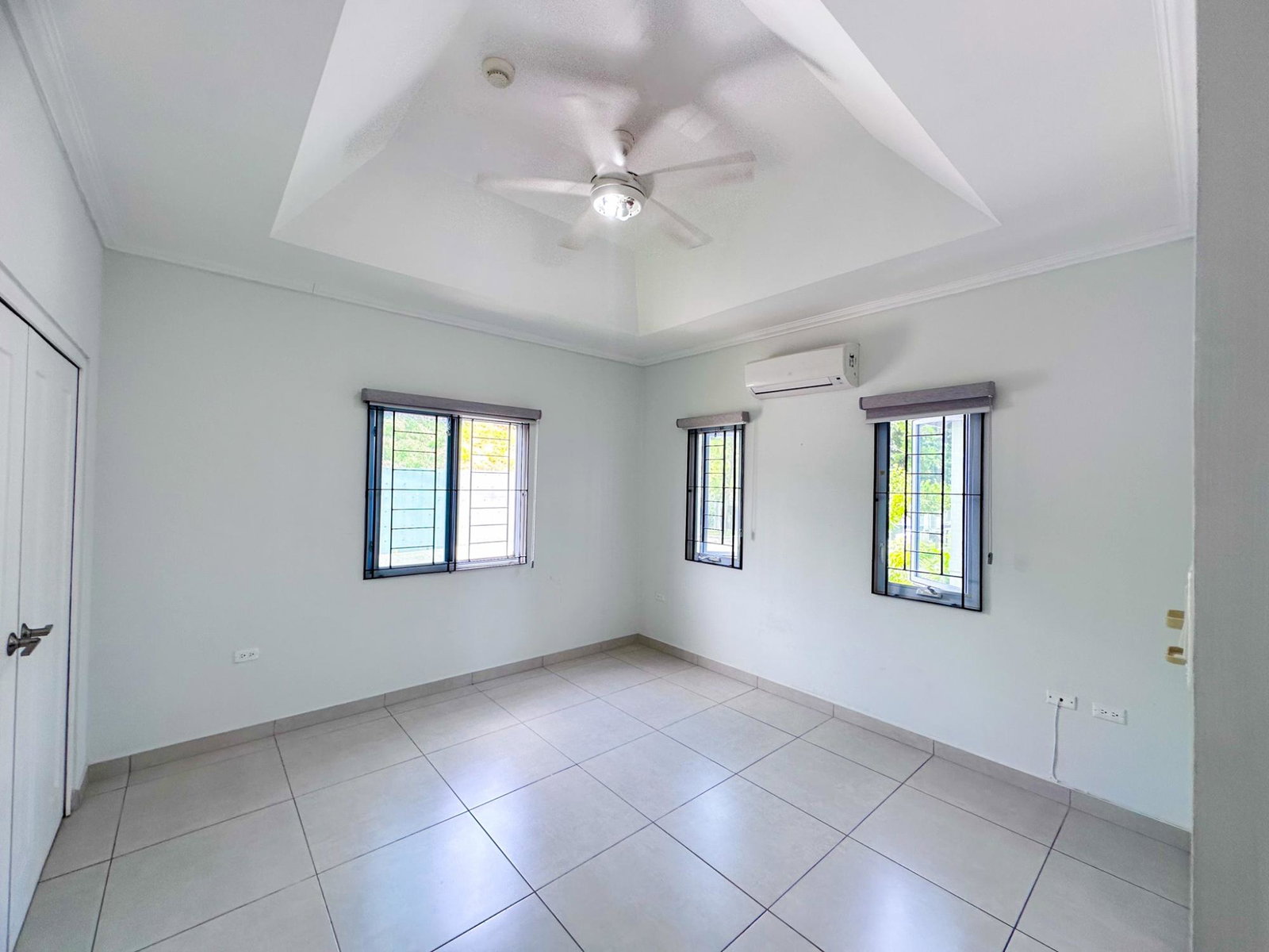 Luxury-2-Bedroom-Apartment-for-Sale-in-Kingston-The-Pordoi Seventh image of 13e-16a Garden Close in Kingston 8, St. Andrew, Jamaica - property is For Sale